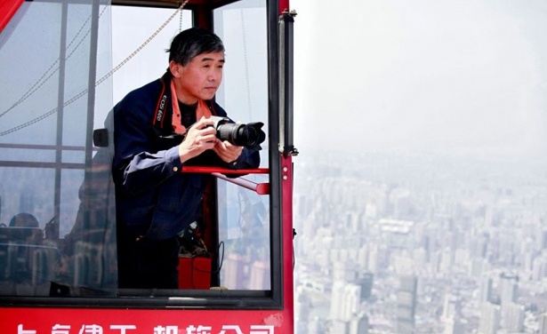 crane-operator-aerial-shanghai-photos-wei-gensheng-1